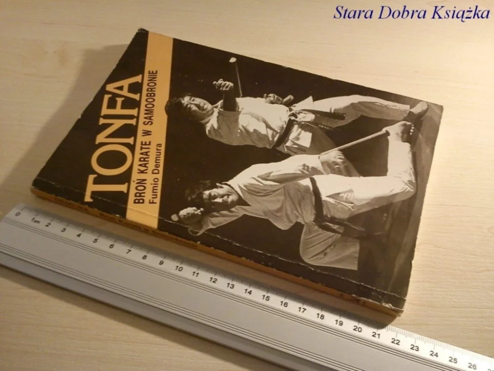 Wysoka jakość TONFA. BROŃ KARATE W SAMOOBRONIE - Fumio Demura
