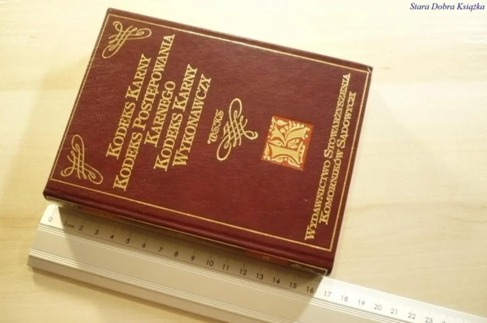 Bestseller KODEKS KARNY KODEKS POSTĘPOWANIA KARNEGO...1994