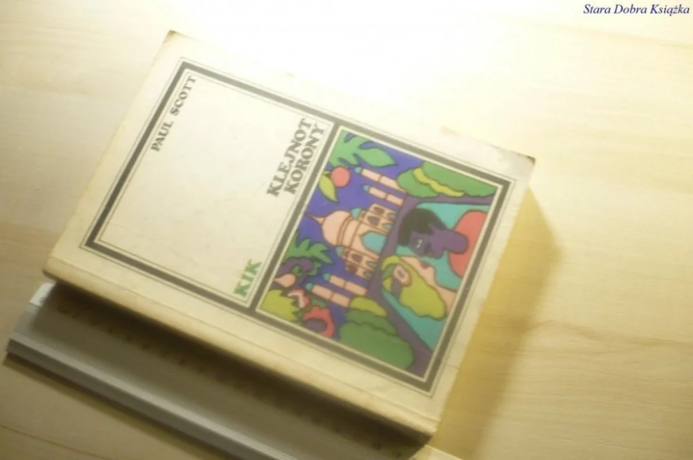KLEJNOT KORONY - Paul Scott 1988 Niska cena