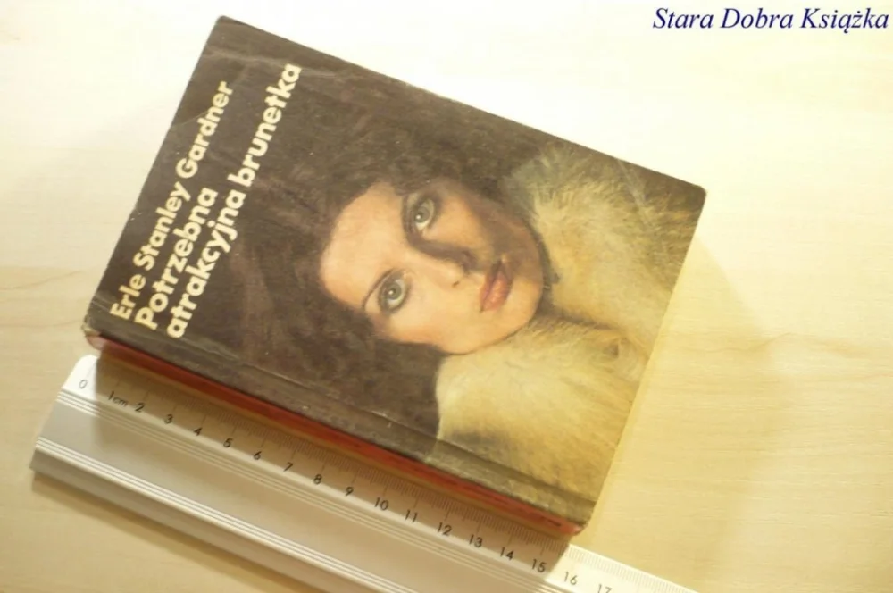 POTRZEBNA ATRAKCYJNA BRUNETKA - Gardner 1977 Darmowy zwrot