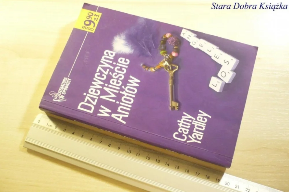 Ograniczona ilość DZIEWCZYNA W MIEŚCIE ANIOŁÓW - Cathy Yardley 2006